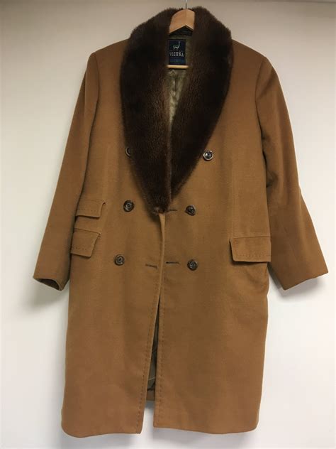 26 Sept 2013 ... Kiton, an Italian tailor and vicuna specialist, makes only about 100 pieces from vicuna wool every year, and an off-the-peg sports coat costs .... Most expensive vicuna vintage coats for sale